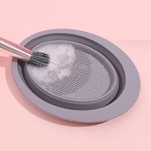 💞 New Gray Collapsible Makeup Brush & Sponge Cleaning Bowl